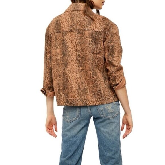 NWOT Free People Snake Trucker Jacket XS Brown Snakeskin Print Denim Cotton - Picture 3 of 12